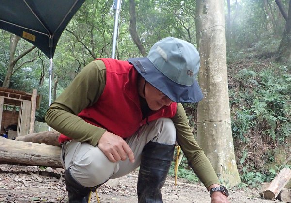 251104原始求生技能-鑽木取火